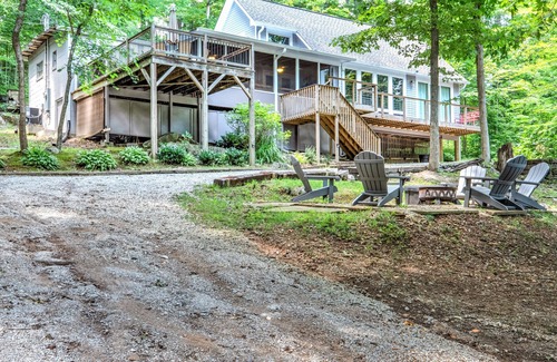 Rocky Top House | Lake Front Home on beautiful Norris Lake with Covered Dock