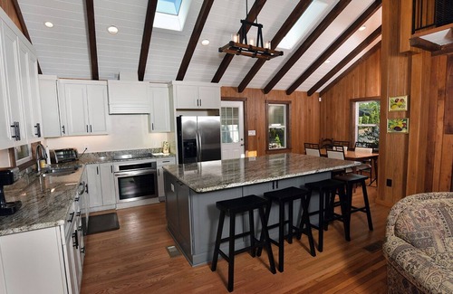 Troutman House | Lake Front Home With Beautiful Veiw And Deep Water