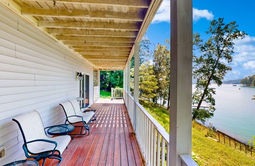 Big Creek House | Lake front home with games, fire pit, gas grill and dock