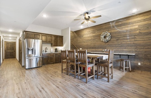 Indian Point House | Lake Front, Hot Tub, Boat Slip & Close to SDC!