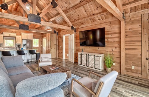 Gilbert House | Lake front house in Gilbert SC