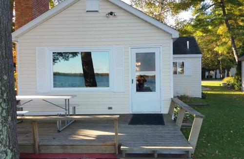 Elk Rapids Cottage | Lake Front House on Beautiful Birch Lake
