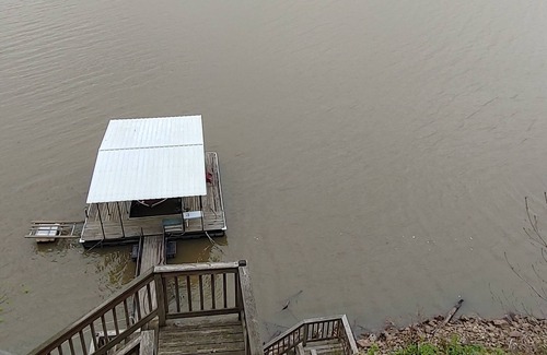 Edwards Cottage | Lake front house with dock and deep water all year long.