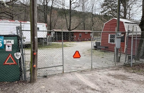 Mid America Cabin | LAKE FRONT in Hot Springs, AR