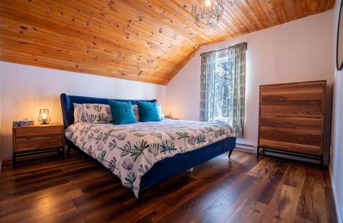 Saint-Didace Ski Chalet | Lake front in the woods Newly furnished