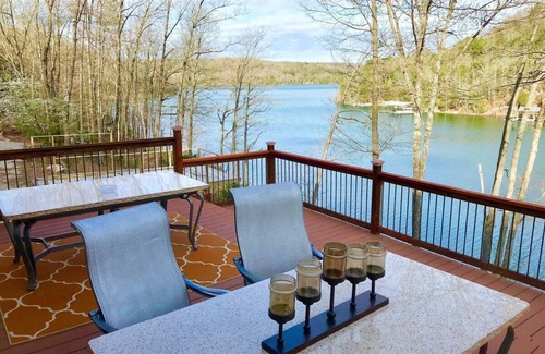 Eureka Springs House | Lake Front, Lake Access, Fire Pit, Sleeps 12