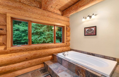 Mount St. Helens Cabin | Lake front Lodge on Lake Swift