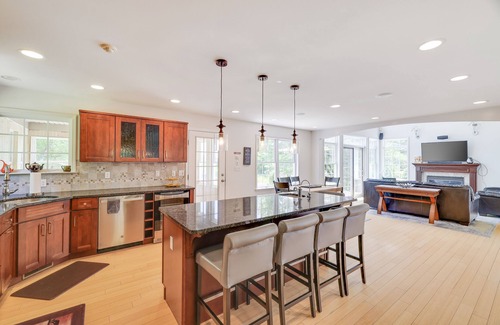 Long Pond House | Lake Front-Luxury Retreat- Hot Tub- Game Room