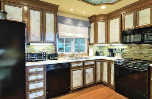Lake Toxaway House | Lake-front luxury is waiting in the Grant-McDonald Lake Home.