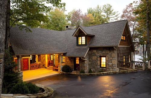Lake Toxaway House | Lake-front luxury is waiting in the Grant-McDonald Lake Home.