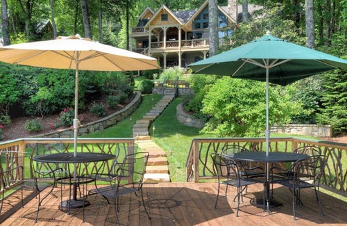 Lake Toxaway House | Lake-front luxury is waiting in the Grant-McDonald Lake Home.
