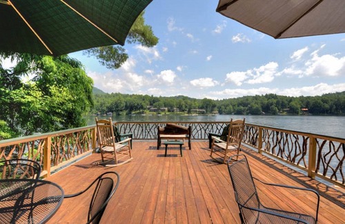 Lake Toxaway House | Lake-front luxury is waiting in the Grant-McDonald Lake Home.