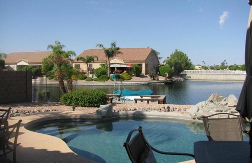 Desert Harbor House | LAKE FRONT RESORT HOME Diving Pool Private Boat and Dock Lake Fishing