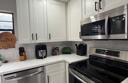 West Livingston House | Lake front spacious 4-bedroom house in welcoming Livingston with WiFi, AC & MORE