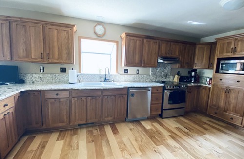 Linn Creek House | LAKE FRONT, swim dock, fire pit, 2nd VRBO next door for large groups 2869268