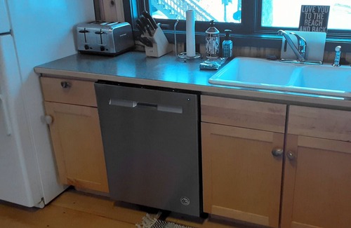 Lake Ann House | Lake frontage on beautiful Lake Ann near Traverse City, Michigan