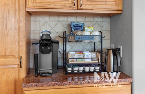 Coeur d'Alene House | Lake Fun, Tesla Ready, Cozy Game Nights
