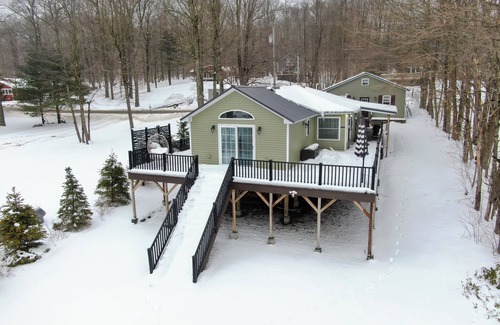 Altmar House | Lake Fun w/Kayaks, Pet Ok! 15 Min to Salmon River