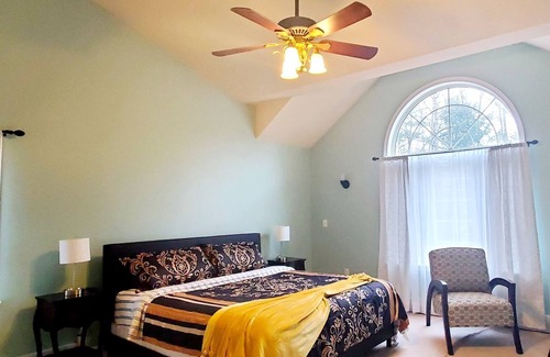 Queensbury House | Lake george get away close to saratoga and the adirondack