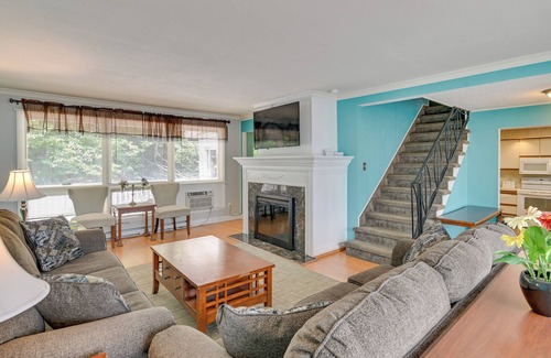Lake George Apartment | Lake George Retreat w/Private Deck + Water Views!