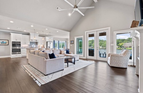 Hot Springs House | Lake Hamilton Gem w/Boat Dock