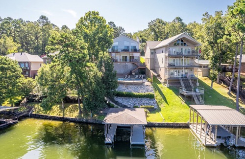 Piney House | Lake Hamilton House with Pool and Hot Tub!