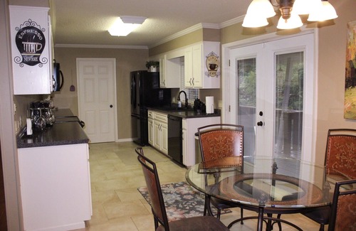 Mid America House | Lake Hamilton Rest, Relaxation, and Fun Seekers Welcome here!