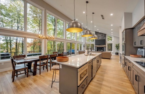 Lake Harmony Estates House | Lake Harmony Access - Swim/Beach, Arcade, Firepit, Outdoor Griddle, 8min to Ski
