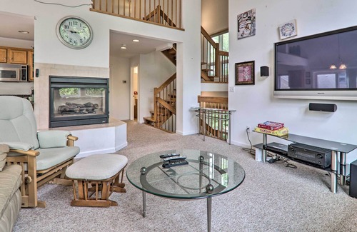 Lake Harmony Villa | Lake Harmony Villa: Walk to Big Boulder Mountain!