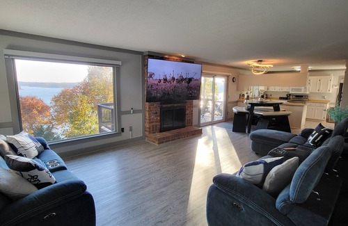 Anderson House | Lake Hartwell, close to Clemson, fishing, romantic get away, bridal shower.n