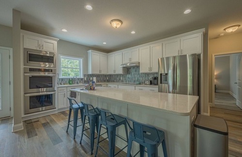 Westminster House | Lake Hartwell with Private Dock on Deep Water