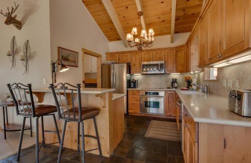 Lake Forest House | Lake Haven at Dollar Point - Spacious 4 BR w Lake Views, Sauna, Near Ski Resorts!