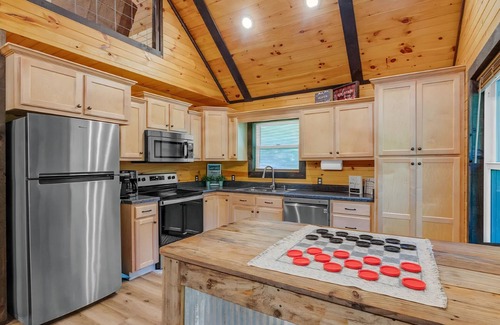 Jamestown Cabin | LAKE HAVEN Rustic Cabin in Historic Jamestown TN, Lake Access!