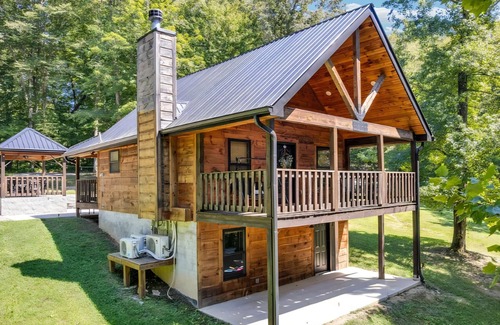 Jamestown Cabin | LAKE HAVEN Rustic Cabin in Historic Jamestown TN, Lake Access!