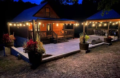 Jamestown Cabin | LAKE HAVEN Rustic Cabin in Historic Jamestown TN, Lake Access!