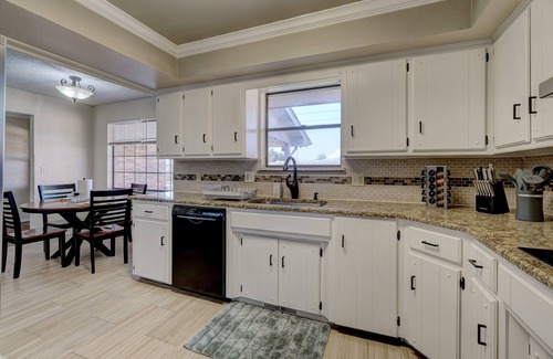 Oklahoma City House | Lake Hefner/Spacious King Bed/Foosball & Games