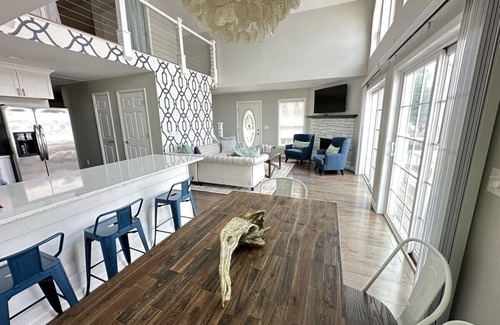 Stillwater Apartment | Lake home & cottage,mins to track & downtown