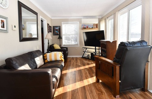 Chisago City House | Lake home on Green Lake with Hot Tub. Close to winery, brewery, restaurants etc.
