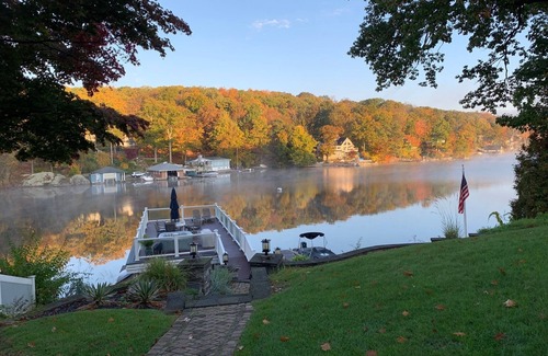 Glasser House | Lake Hopatcong Picturesque Lakefront Gateway