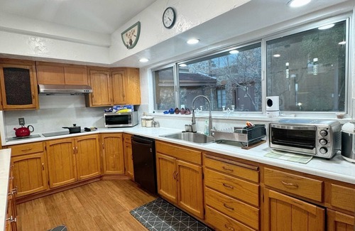 Clear Lake House | Lake House - 3 bedrooms house with WiFi and AC in serene Lower Lake