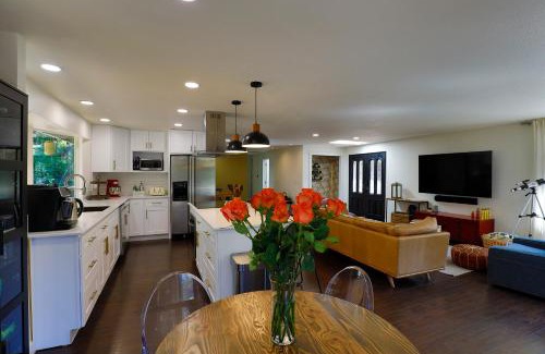 Anderson Island House | Lake House - Anderson Island