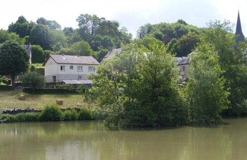 Beaumont-Pied-de-Boeuf Apartment | Lake House France