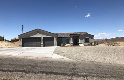 Desert Hills House | Lake House Havasu ,Good Vibes Only !