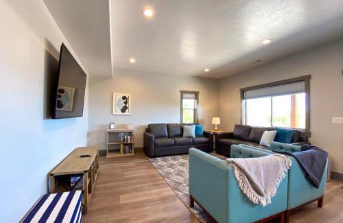 Harbor Village House | Lake House Hill, Private Hot Tub, Lake Views