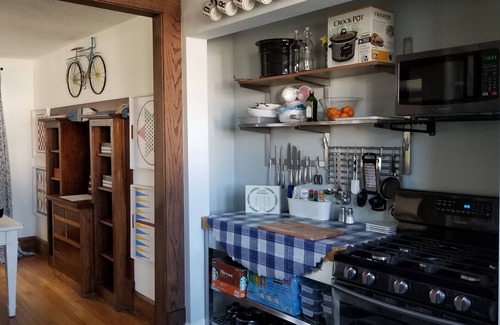 Geneva-on-the-Lake House | Lake House located in the heart of The Strip.
