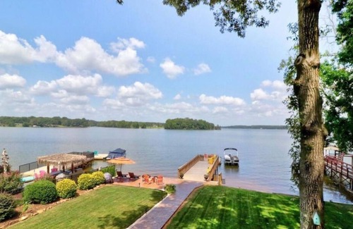 Southmont Bed & Breakfast | Lake House Oasis at High Rock Lake