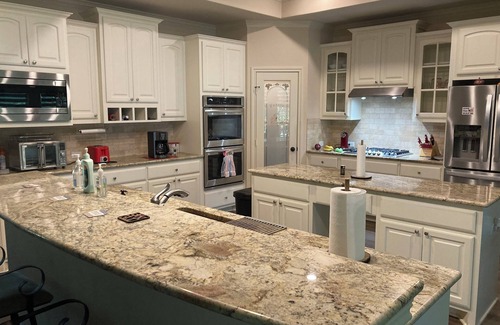 Streetman House | LAKE HOUSE on Richland Chambers. 3br 3 bath with boat dock. Secluded property