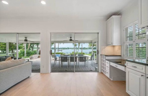 Southwest Orlando Apartment | Lake House + Pool, Dock, Walk to Universal Studios