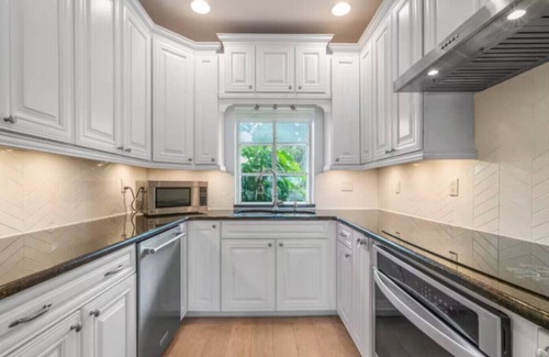 Southwest Orlando Apartment | Lake House + Pool, Dock, Walk to Universal Studios