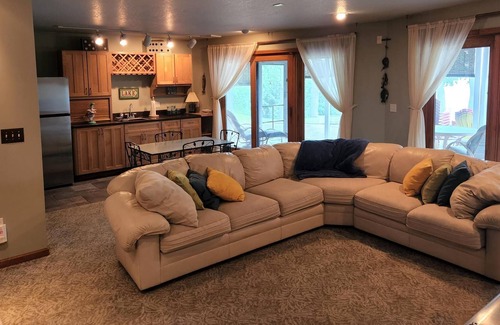 Coldwater House | Lake House Rental Pontoon Optional